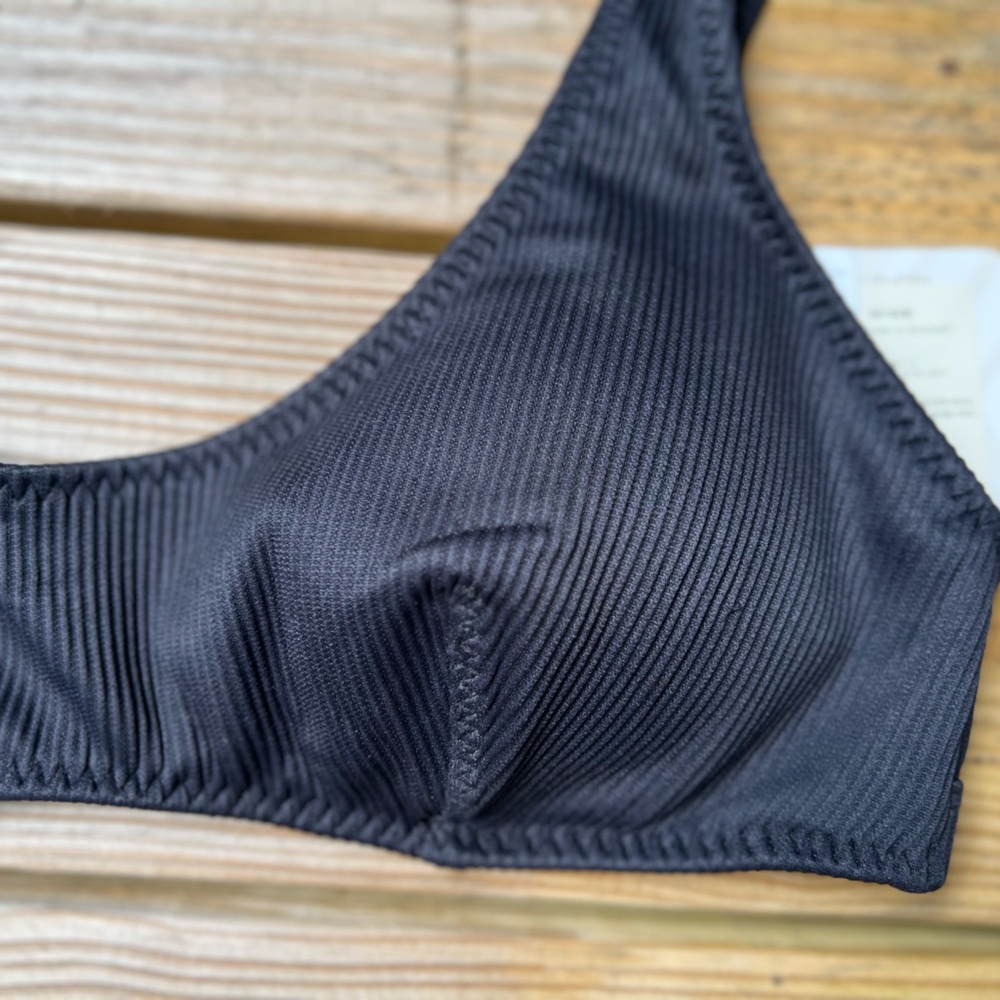 Fabletics black large low scoop swim bikini top - Picture 6 of 6
